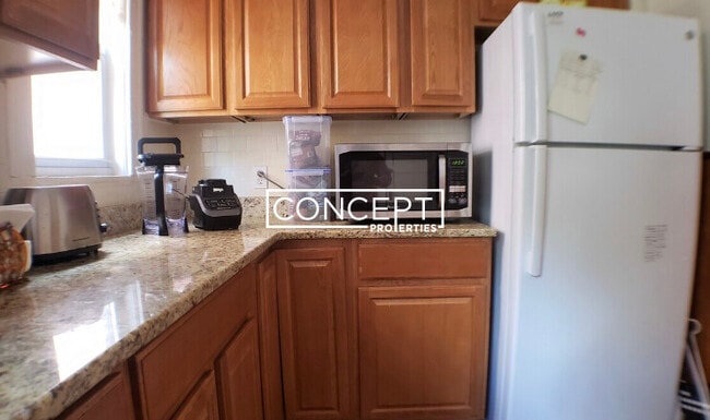 Building Photo - 785 Washington St