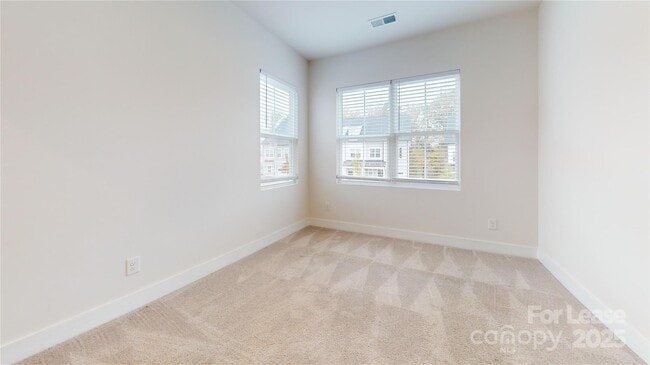 Building Photo - 9645 Munsing Dr