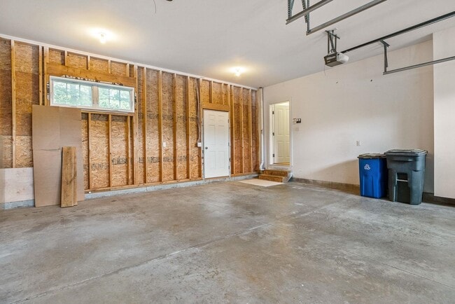Building Photo - 50 Mainmast Cir