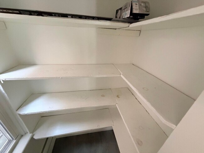 Building Photo - 446 4th St