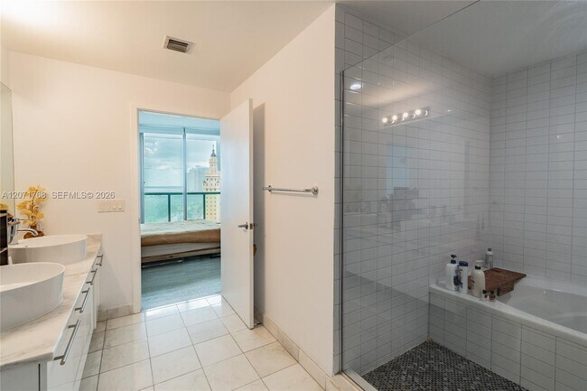 Building Photo - 888 Biscayne Blvd