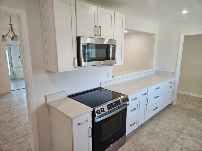 Building Photo - Block Remodeled Seminole Home