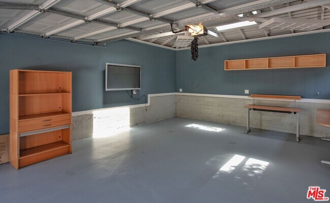 Building Photo - 543 28th Ave