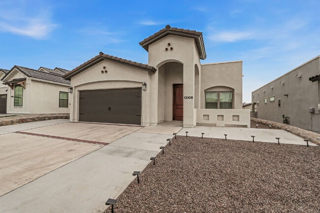 Building Photo - 3 bedroom 2 bath with washer and dryer in 79928