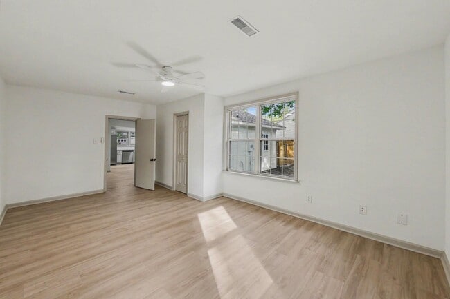 Building Photo - 100 English Rd