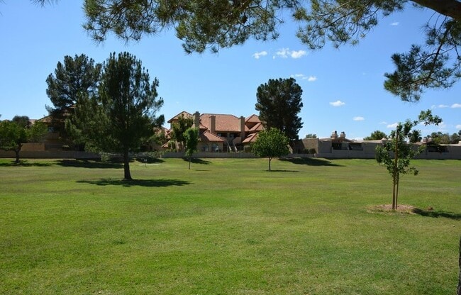 Building Photo - 1211 N Miller Rd