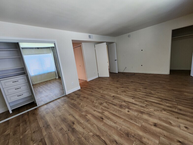 Building Photo - 4030 Mount Acadia Blvd