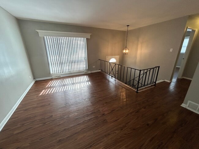 Building Photo - 315 E Rose St