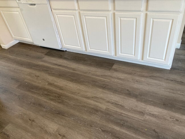 Building Photo - 12 Gail Ct