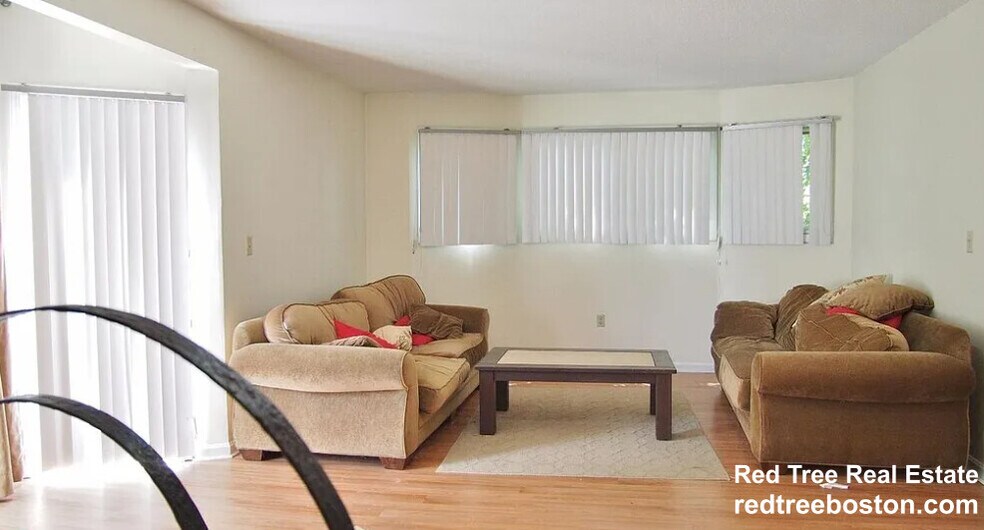 Building Photo - 9 Etna St