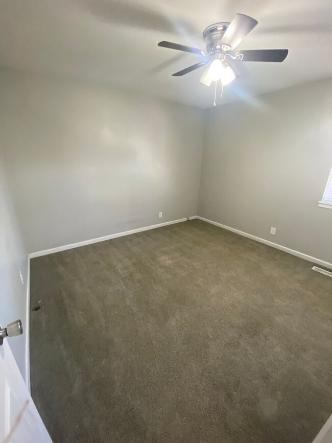 Building Photo - Single Family Home