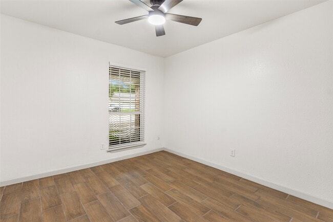 Building Photo - 3865 Jasmine Dr