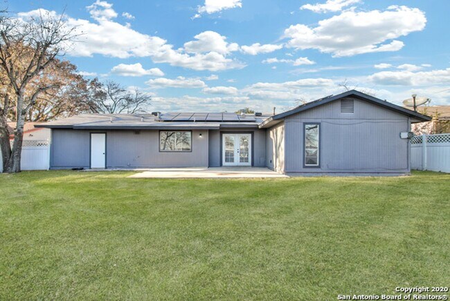 Building Photo - Move-in ready 3-bedroom, 2-bath home in San Antonio