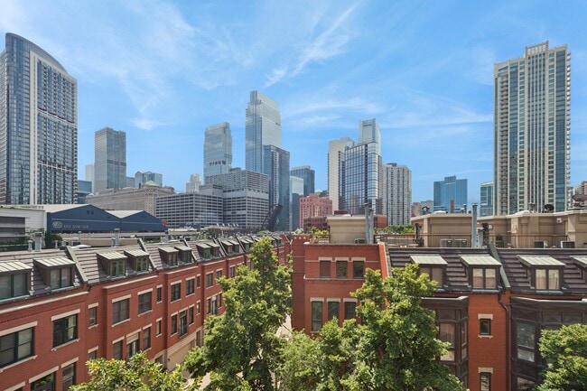 Building Photo - 453 N Clinton St