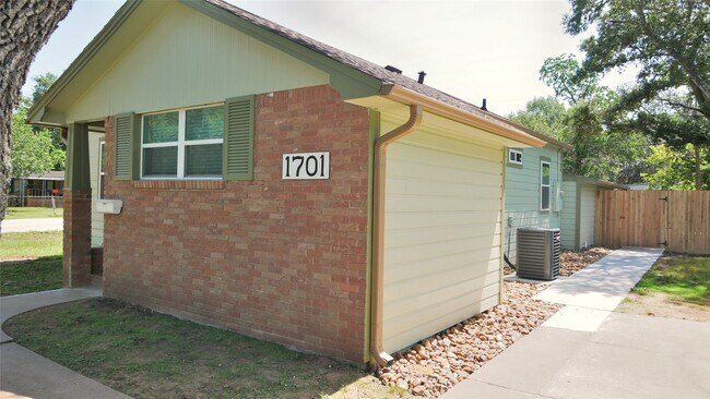Building Photo - 1701 West St
