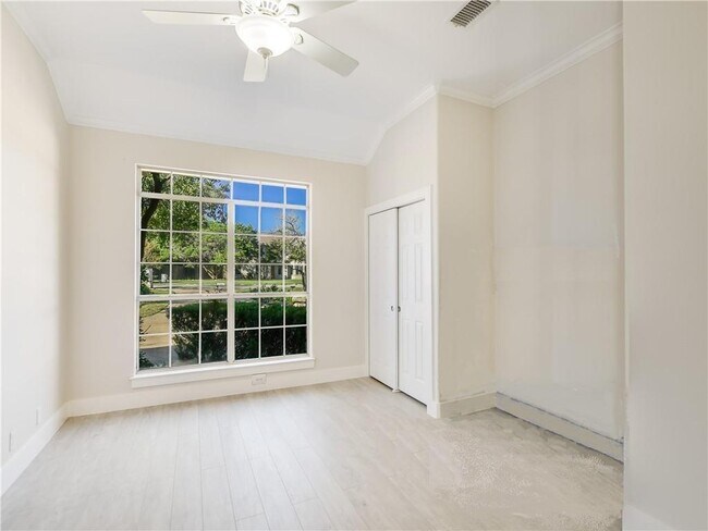 Building Photo - 207 Tellus St