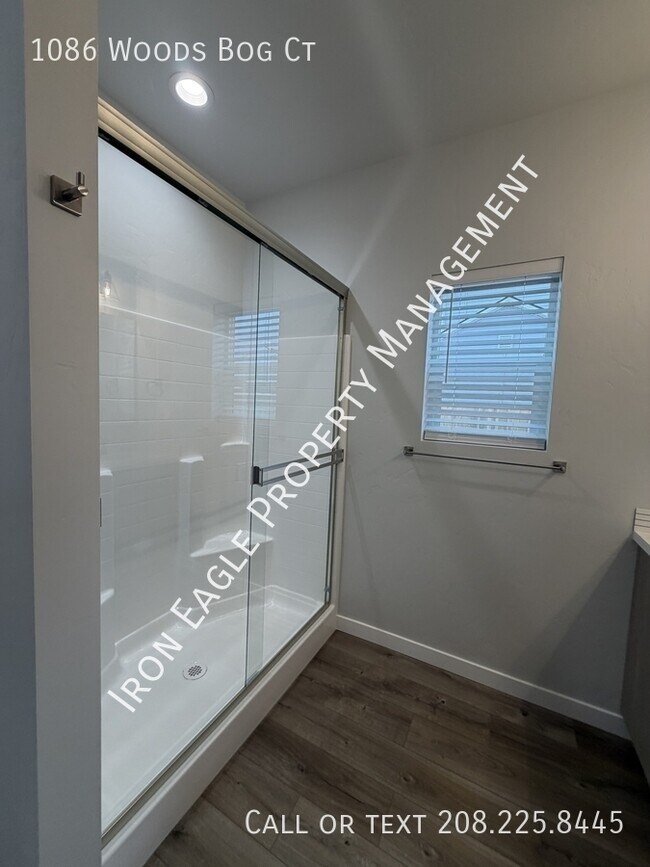 Building Photo - 1086 Woods Bog Ct