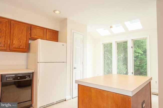 Building Photo - 6071 Joust Ln