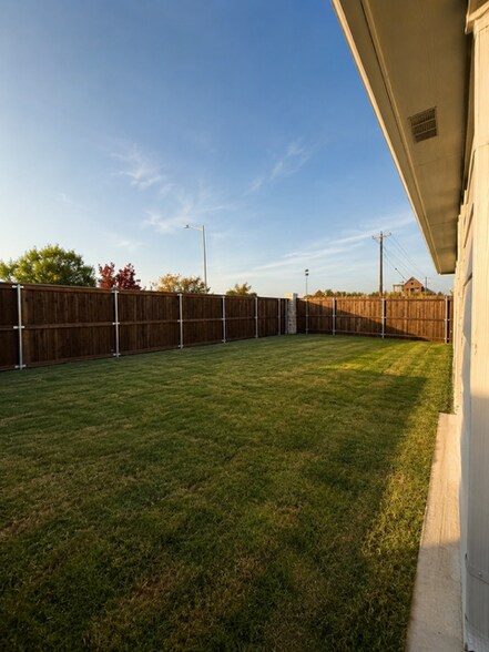 Building Photo - 1320 Stuarts Forest Dr