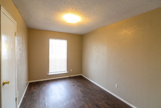 Building Photo - Great home for a great price in Forney!