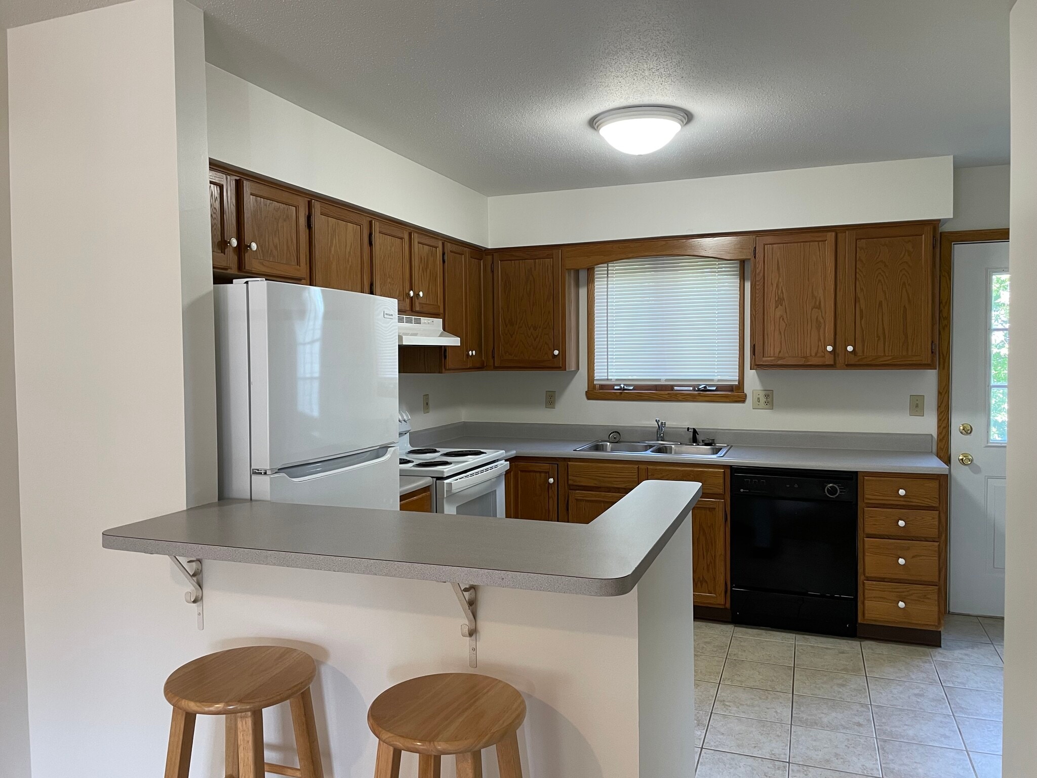 Kitchen - 5447 Cider Mill Rd