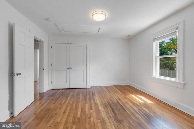 Building Photo - 4226 Ellicott St NW