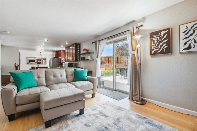 Building Photo - 3306 S Kittredge St