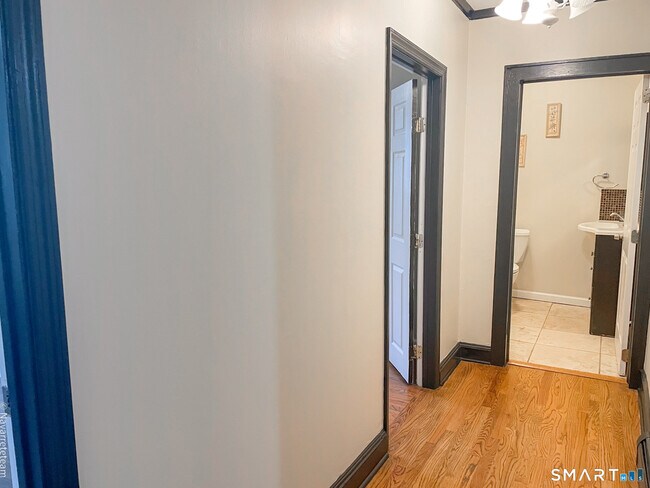 Building Photo - 155 Bouton St