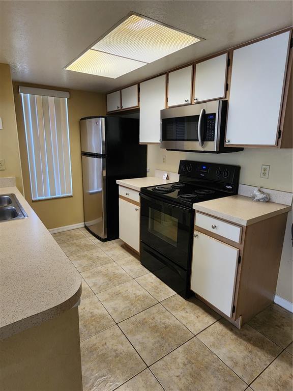 Building Photo - 2051 Royal Bay Blvd