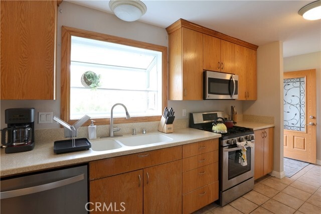 Building Photo - 6548 Sequoia Dr