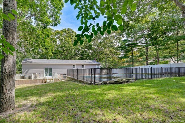 Building Photo - 2 Fairview Rd