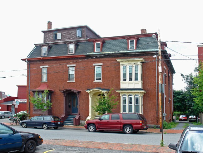 Primary Photo - 62 Hampshire St