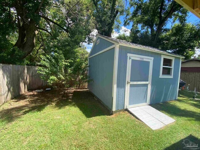 Building Photo - 1106 W Gregory St
