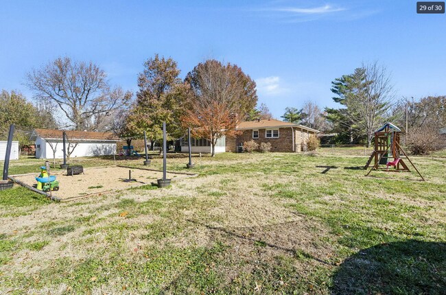 Building Photo - 3 Bedroom 2 Bathroom Springfield, MO