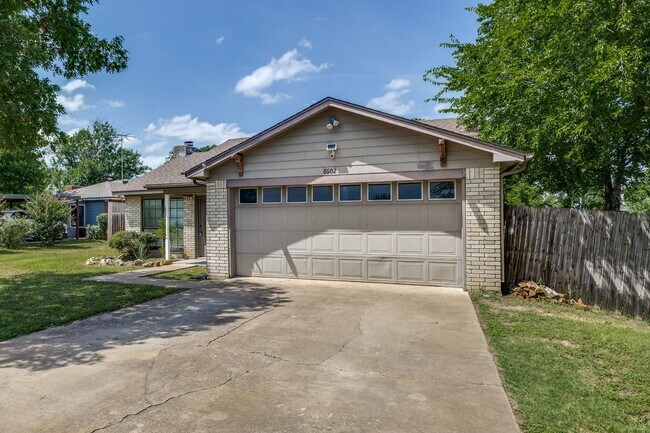 Building Photo - 8602 Skyview Rd