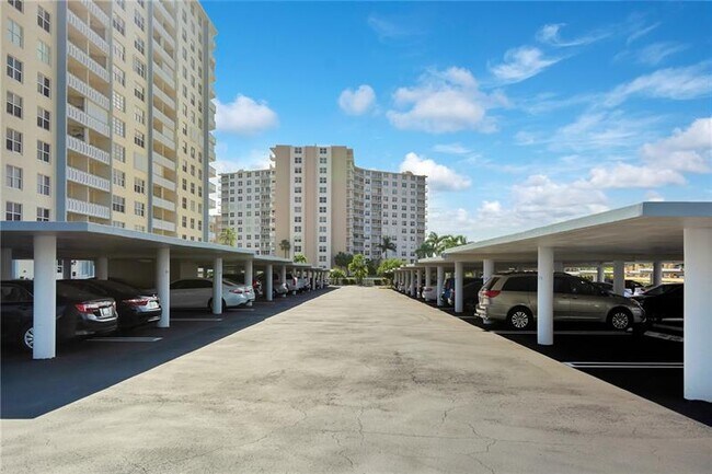 Building Photo - 305 N Pompano Beach Blvd
