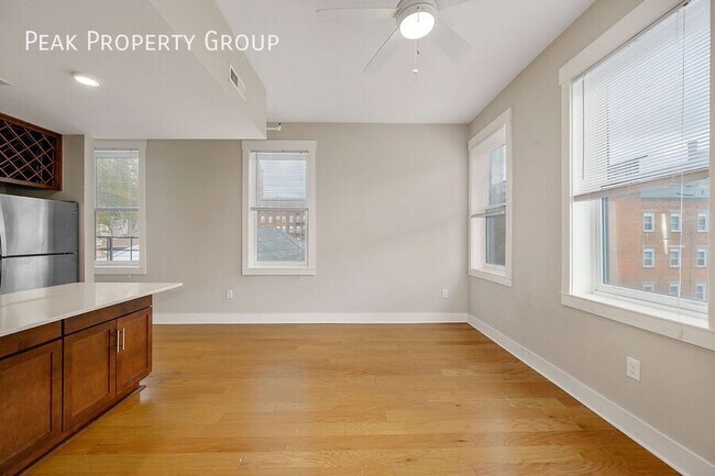 Building Photo - 412 E 13th St