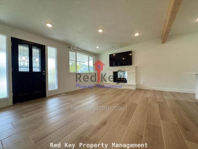 Building Photo - Stansbury Ave Duplex
