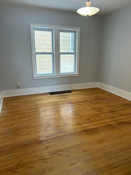 Building Photo - 124 Woodruff Ave