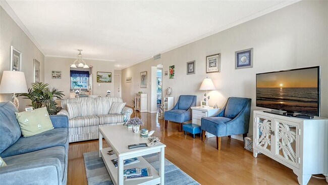 Building Photo - 3330 Gulf of Mexico Dr