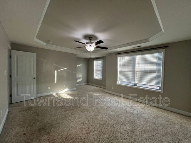 Building Photo - 3233 Northgate Dr