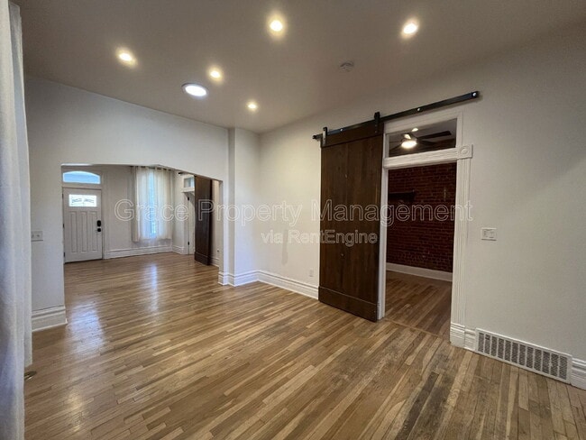 Building Photo - 220 Sherman St