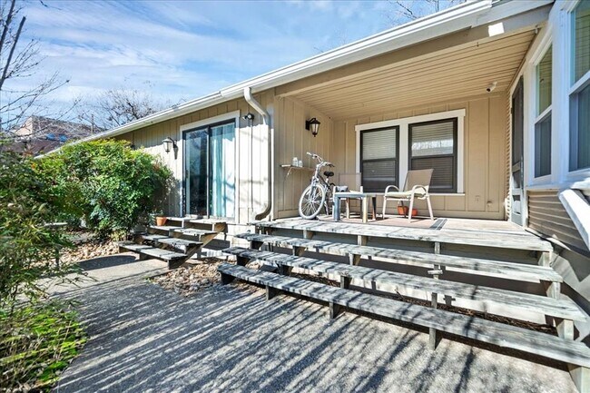 Building Photo - 2904 Pearl St