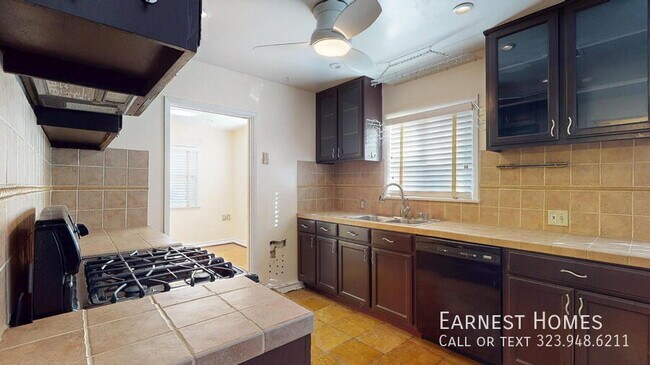 Building Photo - 6641 Murietta Ave