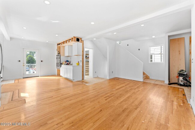 Building Photo - 807 Chestnut St