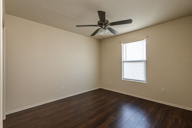 Building Photo - 108 Niagara Dr.