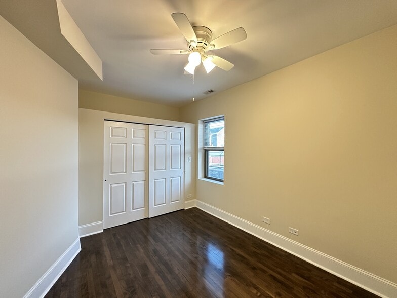 Building Photo - 3151 W Belle Plaine Ave