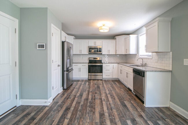 Building Photo - 1201 Morstead Dr