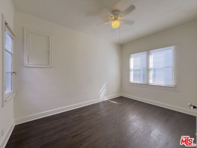 Building Photo - 1532 Rosalia Rd