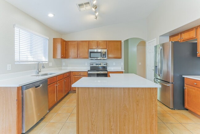 Building Photo - 1465 E Rolls Rd